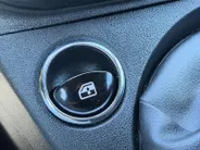 Fiat 500 1.0 Hybrid Cult Airco , lichtmetalen velgen 15' , navi  , parkeersensor , tel , usb-c , Apple Carplay/Android Auto .