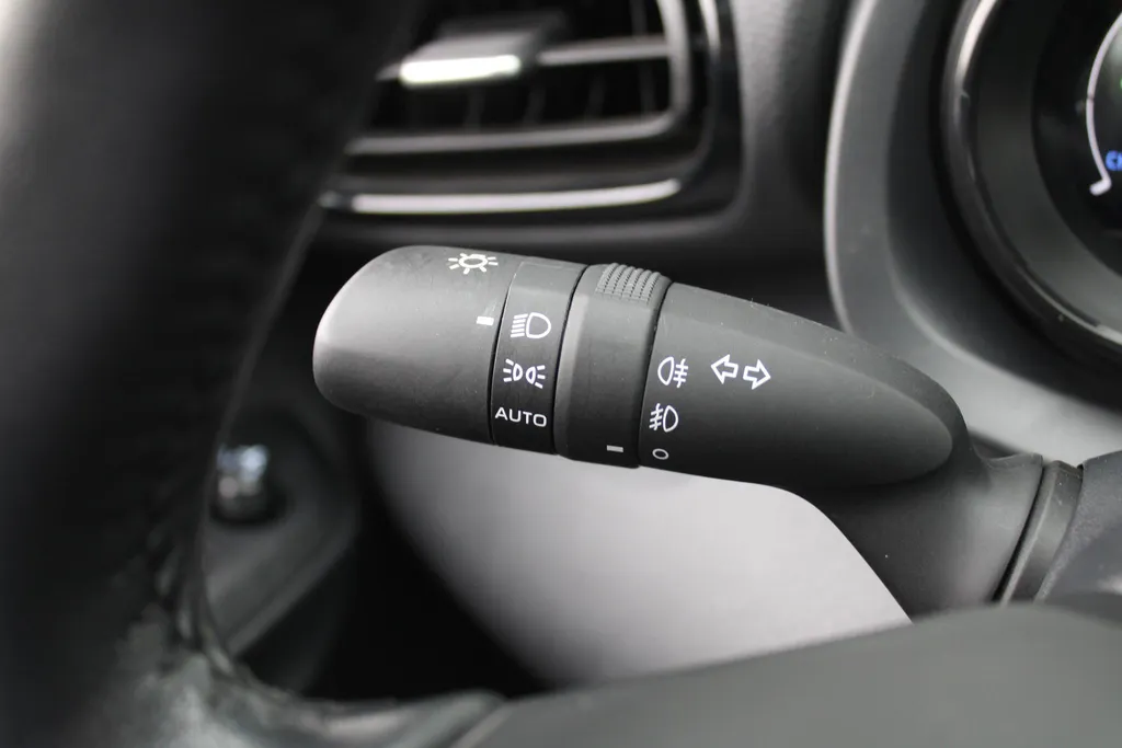 Mazda 2 Hybrid 1.5 Agile | Comfort pakket | Airco | 15' LM | Apple carplay / Android auto |