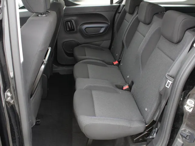 Peugeot Rifter Long 1.2 Puretech Long Allure Automaat | Carplay / Android Auto | Clima | Park sens