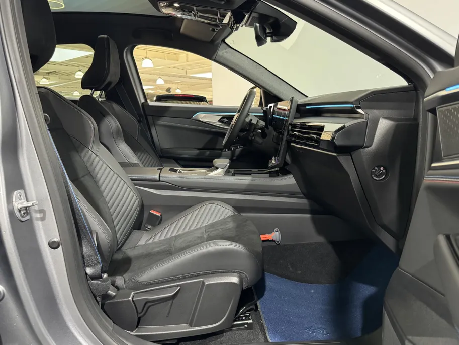 Renault Rafale 200PK E-Tech Full Hybrid Esprit Alpine Automaat | DEMO - Directie auto | Harman Kardon Audio | Head Up Display | Panoramadak | 4 Control | Matrix LED Koplampen | Camera | Climate Control | Apple CarPlay/Android Auto |