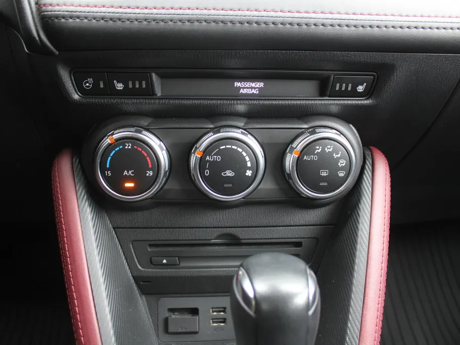 Mazda CX-3 2.0 SkyActiv-G 120 GT-M | Stuur-/stoelverwarming | Leer | Dodehoek detectie | Camera | Bose | HUD | LED | 18' LM | Cruise adapt. | Navi | Clima |