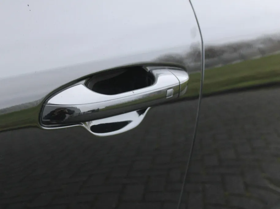 Kia Niro EV DynamicPlusLine 64.8 kWh | 17' LM | Schuif / Kantel dak | Navi | Cruise | Airco | Camera | 17% bijtelling |
