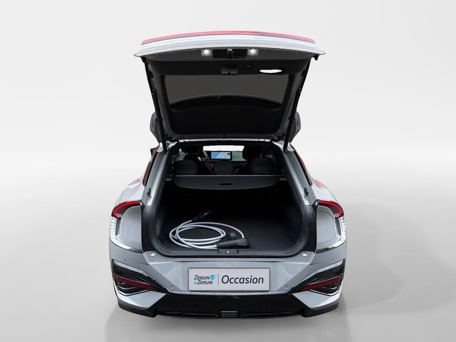 Kia EV6 GT-Line 84 kWh Panoramisch schuif-/kanteldak | Verwarmbare en geventileerde stoelen | V2L | Meridian Premium Sound System | 360 camera | Metallic lak | Fabrieksgarantie t/m 11-04-2033 + 3x 1 jaar* | NAP
