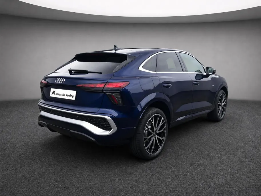 Audi Q3 Sportback 1.5 e-hybrid S edition · Tech Plus · Audi Phone box · 20' Velgen · Privacy glas