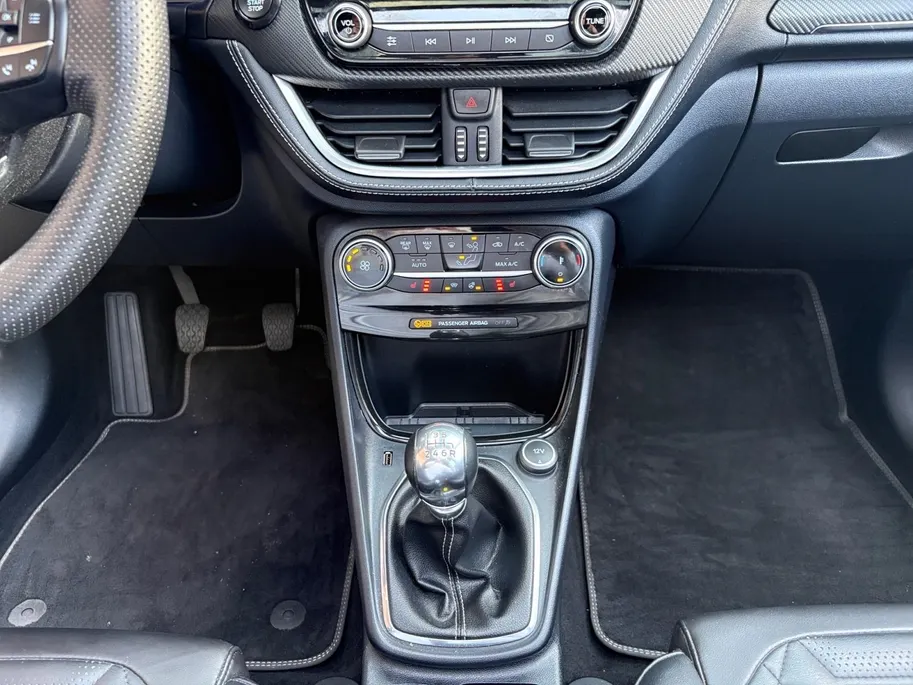 Ford Puma 1.0 EcoBoost Hybrid ST-Line Vignale | Afneembare Trekhaak | Panorama Dak | Stoel/Stuur/Voorruitverwarming | Adaptieve Cruise control | Lichtmetalen Velgen |