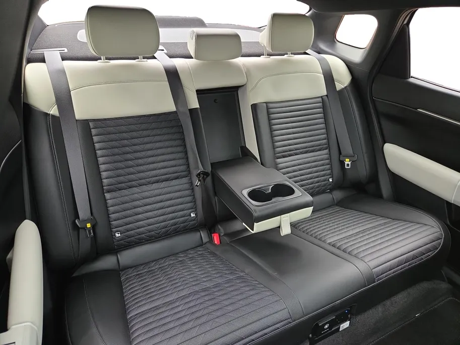 Kia EV4 GT-PlusLine 81.4 kWh Meest luxe uitvoering | 204 PK | Metallic lak | Fabrieksgarantie t/m 6-9-2032 + 3x 1 jaar*| NAP