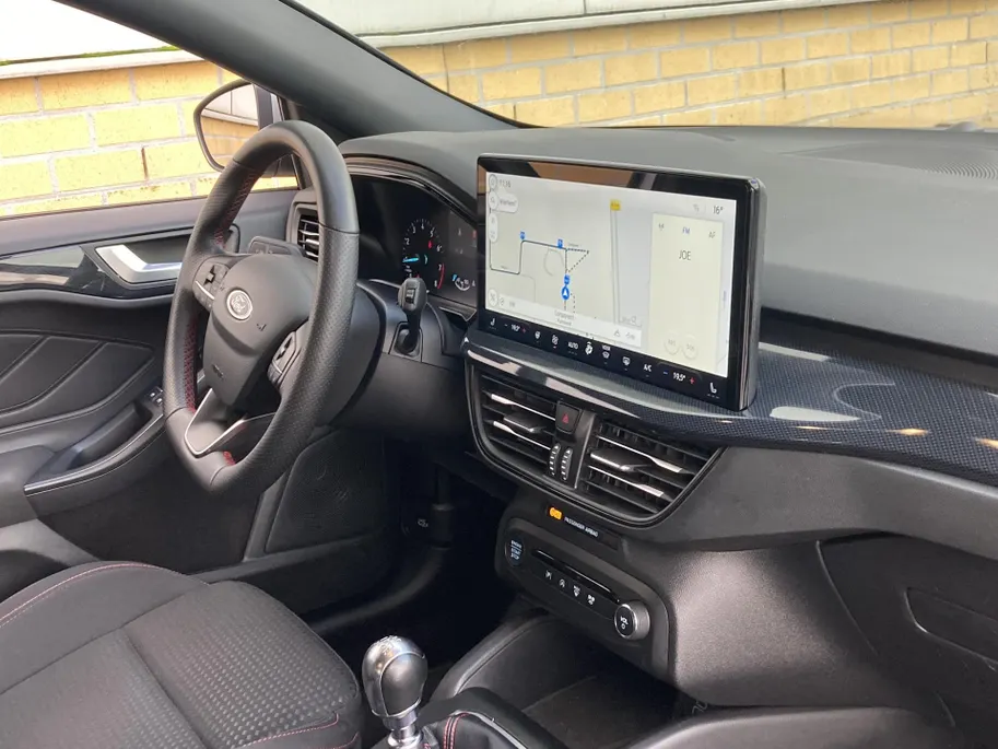 Ford Focus 1.0 EcoBoost Hybrid 125 pk ST Line Wagon Navigatie SYNC4 - Apple Carplay/ Android Auto - Winter Pack