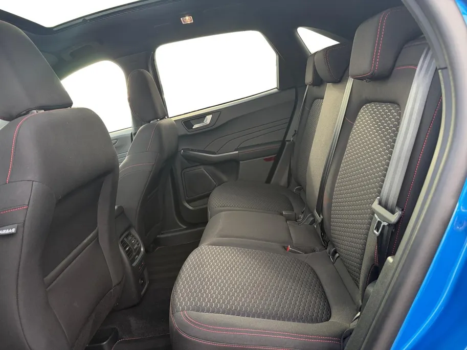 Ford Kuga 2.5 PHEV ST-Line | NL auto | Automaat | Pano dak | BLIS | Adapt. Cruise control | Winter pack | Elektr. Trekhaak | Parkeersensoren voor en achter | 360 graden camera | Fabrieksgarantie |