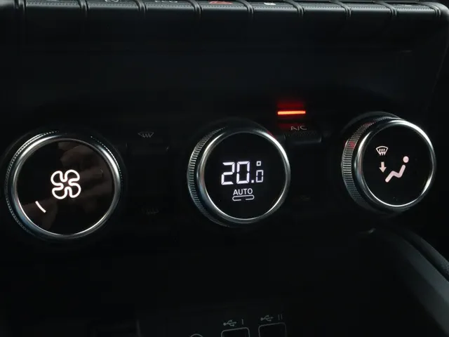 Mitsubishi Colt 1.6 HEV Intense+ Adaptive Cruise | Keyless | Navi