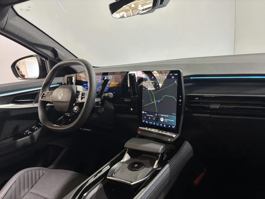 Renault Austral 200PK E-Tech Full Hybrid Esprit Alpine Automaat | DEMO - Beschikbaar per 30-09-2026 | Afneembare Trekhaak | Elektrisch Verstelbare Stoelen | Harman Kardon Audio | Adaptive Cruise Control | Climate Control | Apple CarPlay/Android Auto |