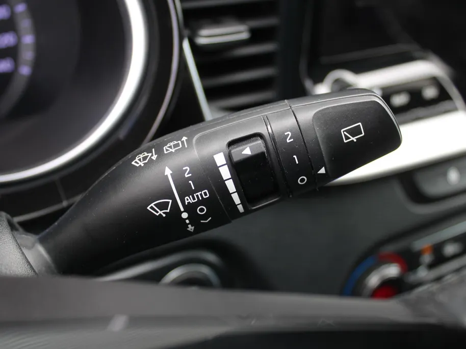 Kia Ceed Sportswagon 1.6 GDI PHEV DynamicPlusLine | Trekhaak | Stuur-/stoelverwarming | Plug-in | 16" LM | Clima | Camera | Cruise adapt. | Navi | LED |