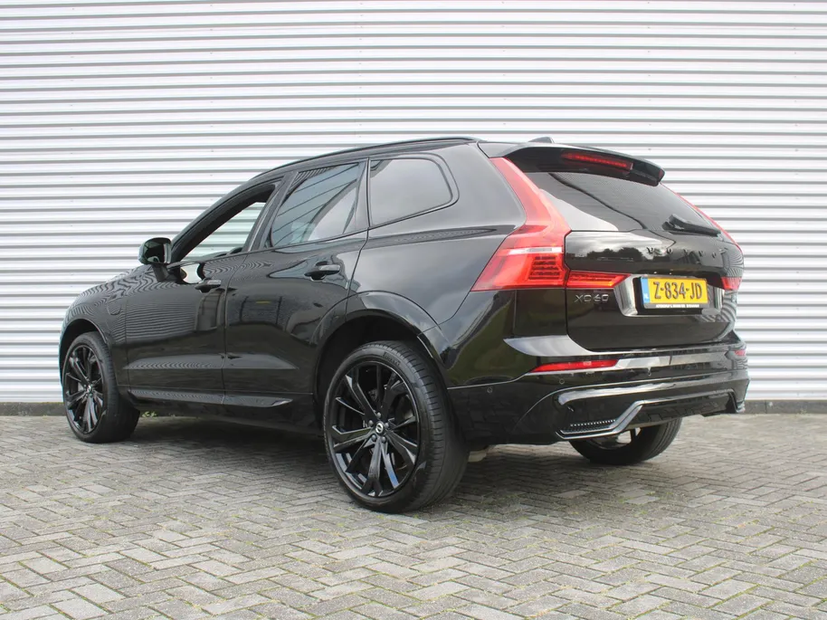 Volvo XC60 2.0 T8 Plug-in hybrid AWD Ultimate Black Edition | Trekhaak elektr. | Luchtvering | Schuifdak | Leer | Geheugenstoelen | B&W audio | Stoelventilatie | Winterset | Zeer nette auto |