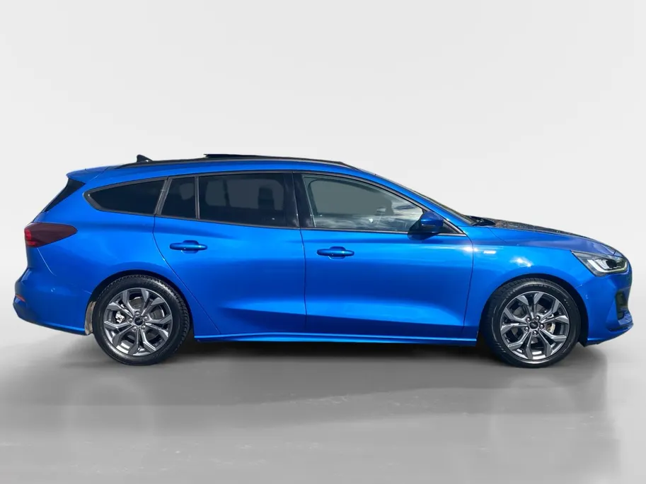 Ford Focus Wagon 1.0 EcoBoost Hybrid ST Line X |Winterpack | Driver Assistancepack | Afn. Trekhaak | Panoramadak | Adaptive Cruisecontrol | Dodehoekdetectie | Camera | 17' Lichtmetaal | B&O Audio |