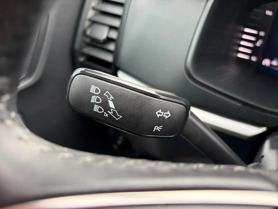 Škoda Karoq 1.5 TSI ACT Business Edition *Automaat*Navi via Carplay*Camera*Parkeersensoren*Climate Control*Keyless*Cruise Control*LM.Velgen*Zeer nette auto!