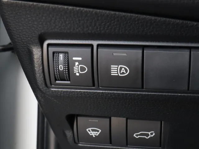Toyota Corolla Cross Hybrid 140 Dynamic | Stoel/Stuur verwarm | All Season | Elek. kofferbakklep VERKOCHT