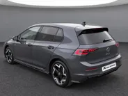 Volkswagen Golf 1.5eTSI/150PK R-Line · Navigatie · Trekhaak · Apple/Android Car Play · Dodehoeksensoren · Stoelverwarming ·  Garantie t/m 08-01-2031 of 100000km.