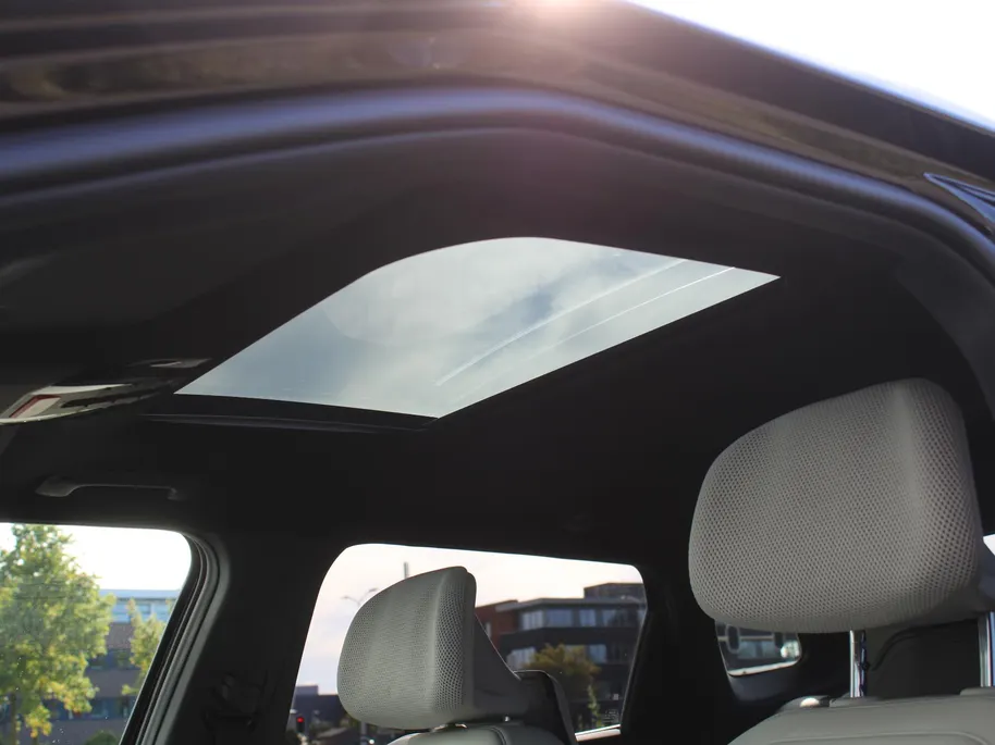 Kia EV4 Fastback GT-PlusLine 81.4 kWh | Schuifdak | Stuur-/stoelverwarming + ventilatie | Camera rondom | Elek. stoelverstelling | Leer | HUD | LED | 19' LM |