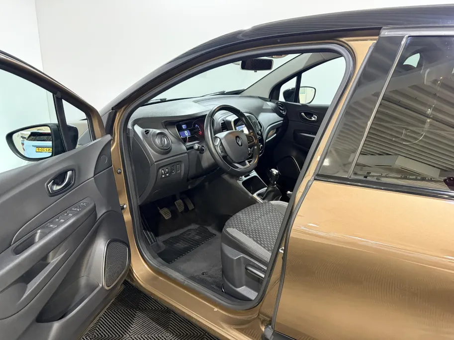 Renault Captur 120PK TCe Intens | 1ste Eigenaar | Navigatie | Climate Control | Camera | Lichtmetalen Velgen | Parkeersensoren | Cruise Control | Park Assist | Bluetooth Audio/Telefoon | Licht & Regen Sensor |