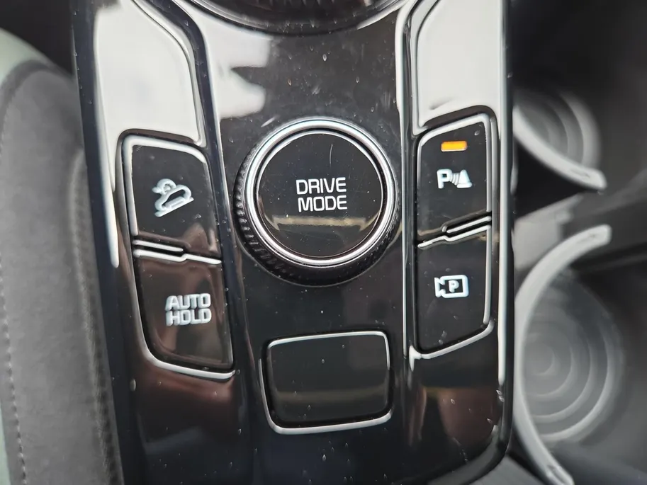 Kia Sportage 1.6 T-GDi Hybrid Dark Edition | Camera | Carplay | Cruise Control Adaptief | Stoelverwarming voor en achter | Full Option |Trekhaak| Fabrieksgarantie t/m 5-2031 |