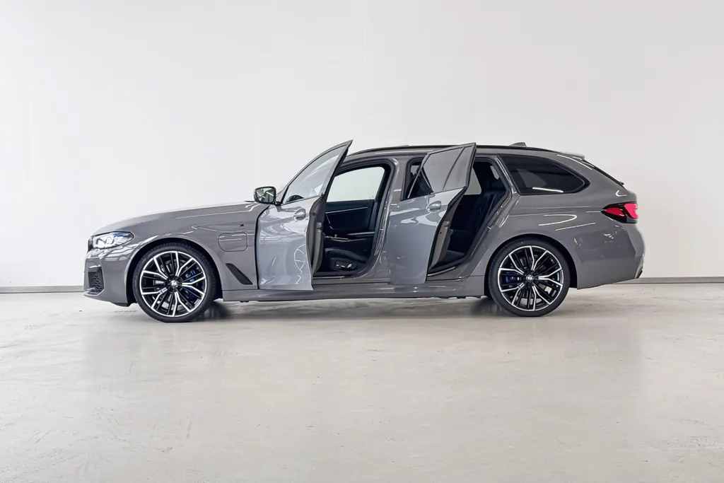BMW 5 Serie Touring 530e xDrive Innovation Pack M Sportpakket