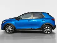Kia Stonic 1.0 T-GDi MHEV DynamicPlusLine | Cruise Control | Climate Control | Camera | Navigatie | Parkeersensoren | Trekhaak | Zwart Dak |