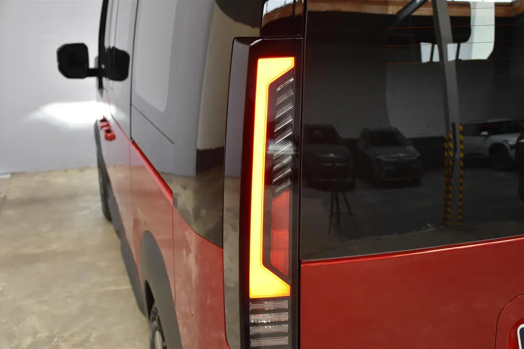 Kia PV5 Passenger 71,2 kWh Plus NIEUW