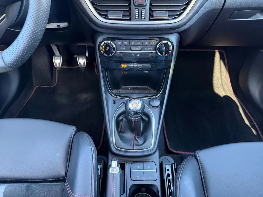 Ford Puma 1.5 EcoBoost ST-X | Dealer onderhouden | 200 pk | Pano dak | Launch control | Parkeersensoren voor en achter | Achteruitrijcamera | Winter pack | BLIS | 19' lichtmetalen velgen | Apple carplay & Android auto | Cruise control | Privacy glas | Bovag garanti