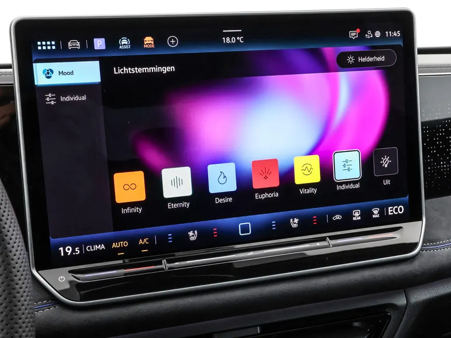 Volkswagen Tiguan R-Line Edition 1.5 eHybrid 204 PK 6 versn. DSG · Black Style Pakket · Panoramaschuif-kanteldak · Comfort Pakket Plus · Interieur Style Pakket · Prijs is inclusief inruilpremie ·
