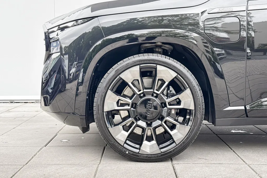 BMW XM PHEV 30 kWh