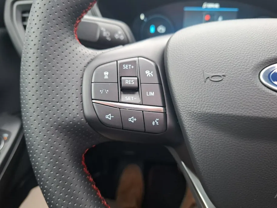 Ford Kuga 2.5 PHEV ST-Line X 243pk automaat | NL auto | Winterpack | Technology pack | Kantel / schuifdak | Trekhaak | 19inch lichtmetalen velgen