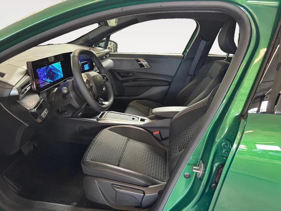Renault Clio 1.8 Hybrid 160 techno AUTOMAAT NAVI AIRCO CAMERA CRUISE CONTROLE STOELVERWARMING APPLE CARPLAY ANDROID AUTO !!LET OP RIJDENDE DEMO!!