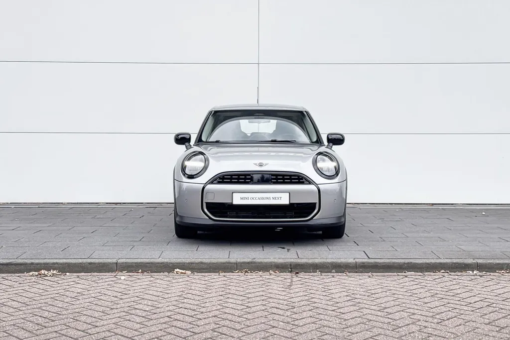 MINI Cooper 5-deurs Cooper C Essential