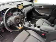 Mercedes-Benz A-Klasse 180 Business Solution | Zeer nette auto | Navigatie | Achteruitrijcamera | Parkeersensoren v + a | Comfort stoelen | Stoelverwarming | Bovag garantie | NAP