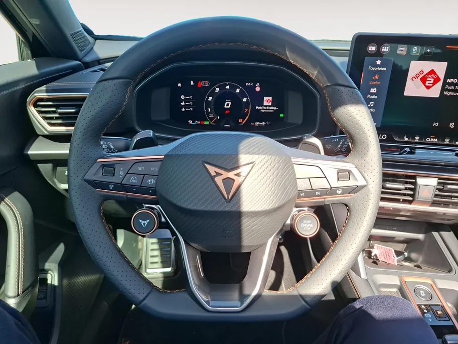 CUPRA Formentor 1.5 TSI e-Hybrid business | 19 inch | Stuurverwarming | Open dak | Trekhaak