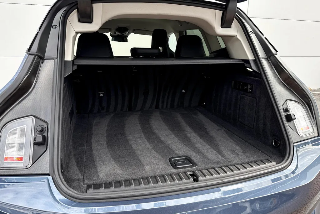BMW iX xDrive45 101 kWh