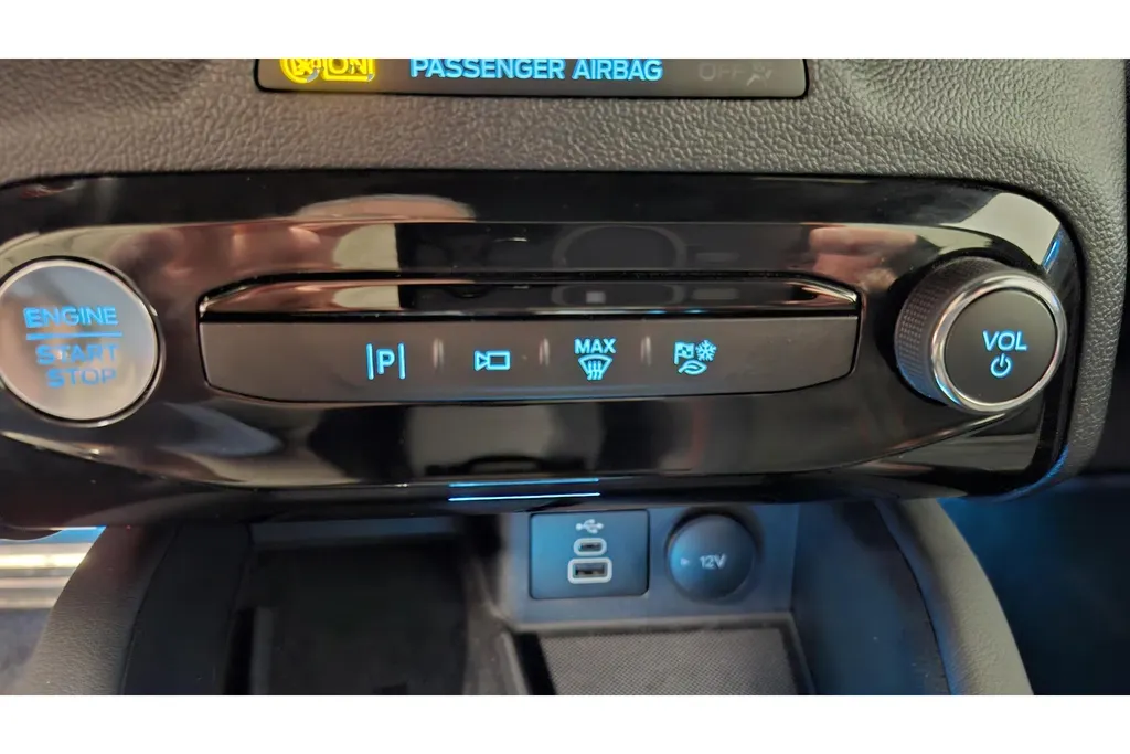 Ford Kuga 2.5 PHEV ST-Line X + Trekhaak | Facelift model | Panoramadak | Winter Pack | Matrix LED | B&O | Head Up Display |