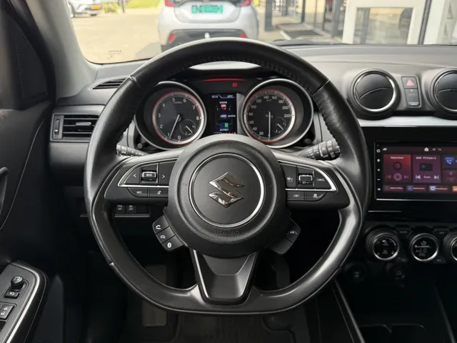 Suzuki Swift 1.2 Style Smart Hybrid