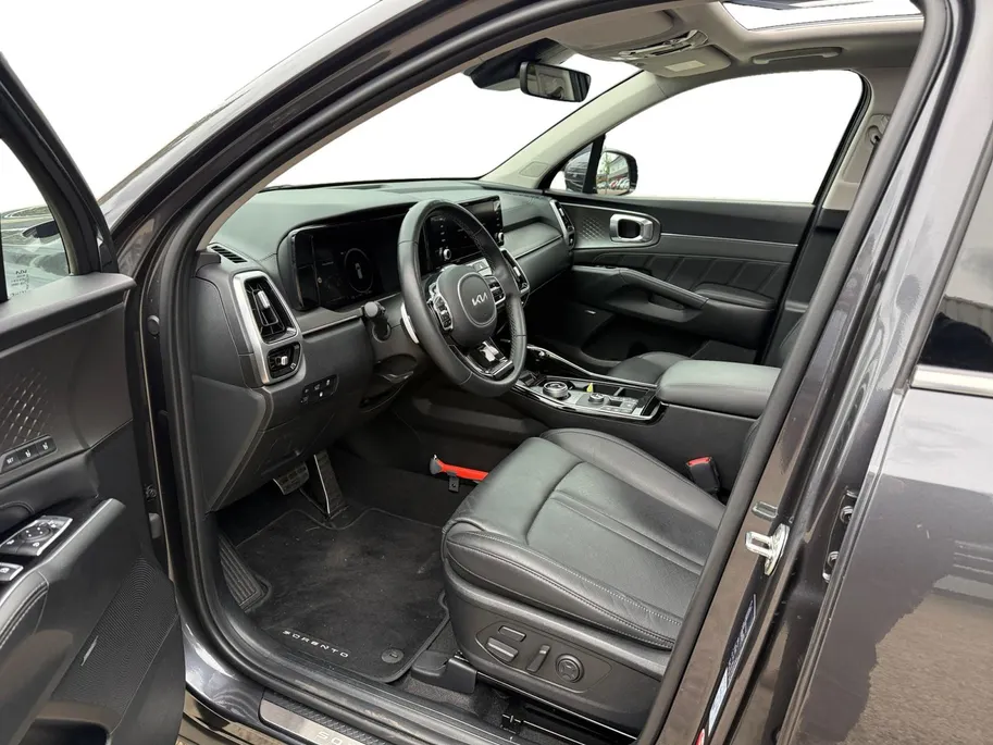 Kia Sorento 1.6 T-GDI Plug-in Hybrid 4WD Edition 7p. | Dealer onderhouden | Trekhaak | Apple Carplay / Android Auto | Navigatiesysteem | Elektrisch Schuif / Kanteldak | Head-up Display |  Elektrisch Verstelbare Voorstoelen | Bestuurdersstoel Met geheugen | Stoelverwa