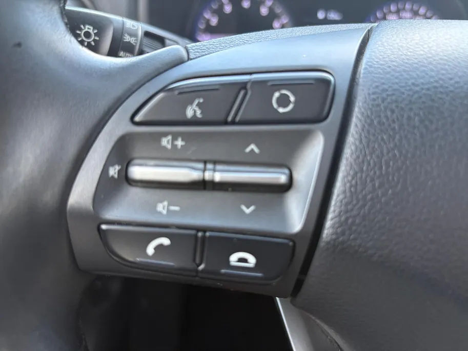 Hyundai Kona 1.0T Premium |voorstoelen/Stuurwiel verwarmd|Allweatherbanden| Apple Carplay/Android Auto| 12maanden Bovag garantie|