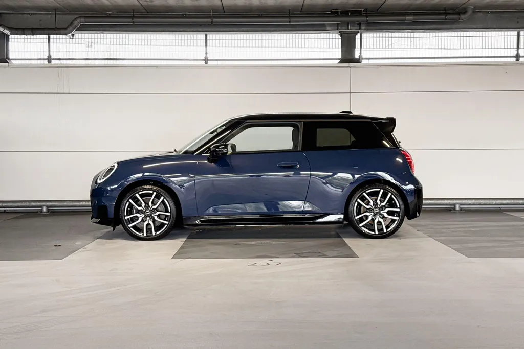 MINI Cooper 3-deurs Electric Cooper SE John Cooper Works L 54.2 kWh