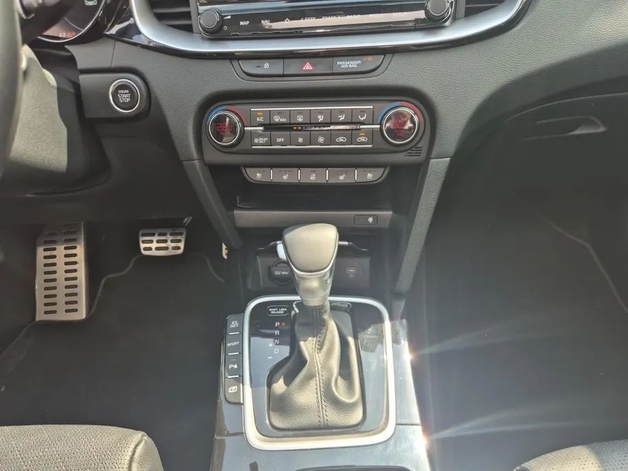 Kia XCeed Executiveline | Cruise Control | Climate Control | Camera | Memory Stoelen | Open Dak | Stoelverwarming | Stuurverwarming | Stoelverkoeling | Elektrische Kofferbak |
