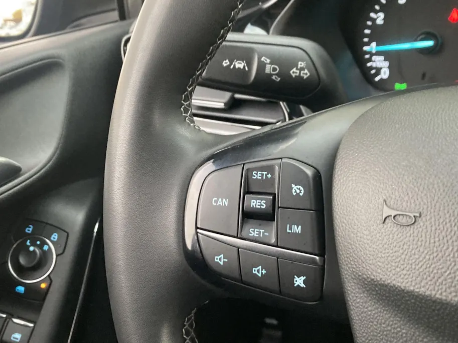 Ford Fiesta 1.0 EcoBoost 100 pk Titanium 5-deurs Navigatie - Apple Carplay/ Android Auto - Active Park Assist