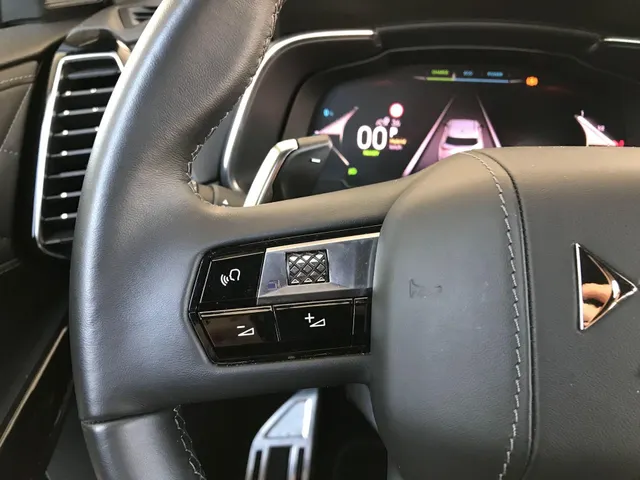 DS 7 1.6 PHEV 300 4x4 Pallas