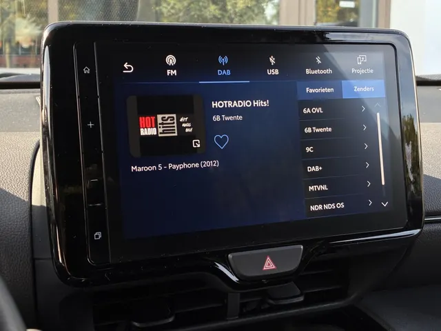 Toyota Yaris Cross 1.5 Hybrid Explore | Trekhaak | PDC v/a | Stoelverwarm. |