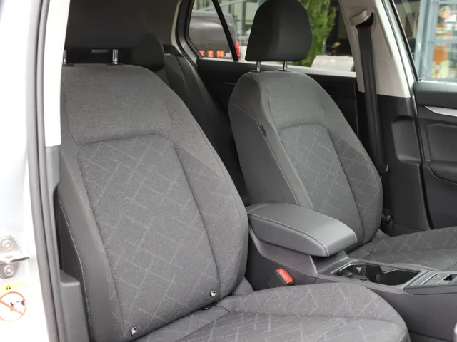 Volkswagen Golf 1.0 TSI Life  | CAMERA | ACC  | APPLE | LED | PDC