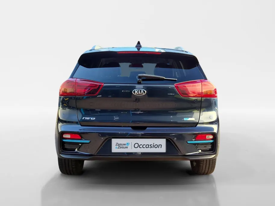 Kia e-Niro DynamicPlusLine 64 kWh | SOH 99,5 % | 3 Fase laden | 1e Eigenaar | Dealer onderhouden | Stoelverwarming | Schuif-/kanteldak | Fabrieksgarantie t/m 24-08-2029 + 3x 1 jaar |  NAP |