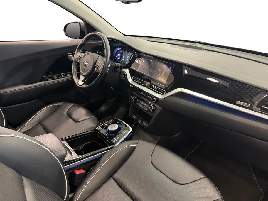 Kia e-Niro DynamicPlusLine 64 kWh | 97,6% SOH | Navigatie | Camera | Apple Carplay/Android Auto | Adaptieve Cruise Control | Stoel/Stuurverwarming | Lichtmetalen Velgen |