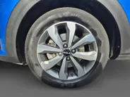 Kia Stonic 1.0 T-GDi MHEV DynamicPlusLine | Cruise Control | Climate Control | Camera | Navigatie | Parkeersensoren | Trekhaak | Zwart Dak |