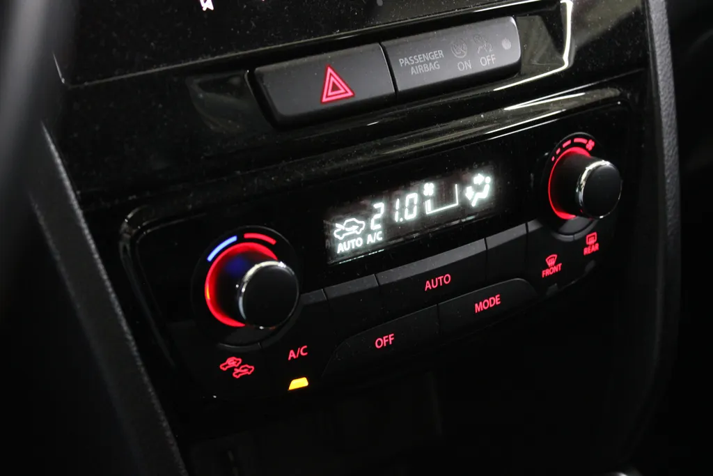 Suzuki Vitara 1.4 Boosterjet Style Smart Hybrid Allseason banden / Stoelverw. /