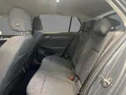 Volkswagen Golf 1.0 eTSI 110pk DSG Life · Camera · Apple/Android Car Play · Navigatie · Sfeerverlichting · 16'' Inch · Garantie t/m 04-02-2028 of 100.000km